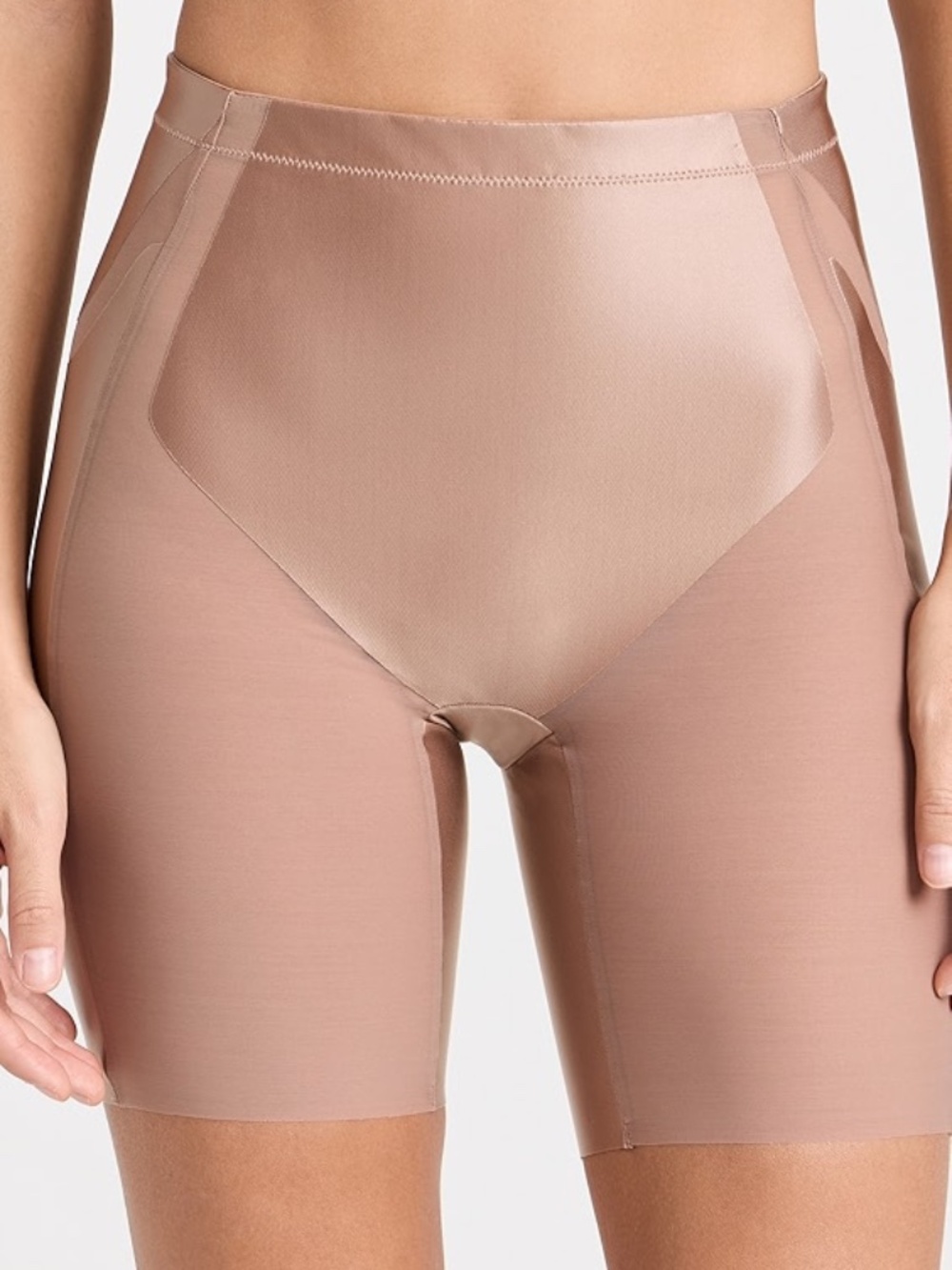 SPANXshape Booty-Lifting Mid-Thigh Short Cafe Au Lait L